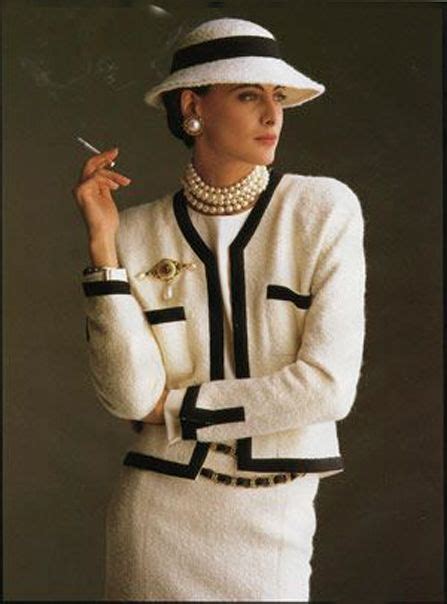 tailleur chanel blanc|gabrielle Chanel style.